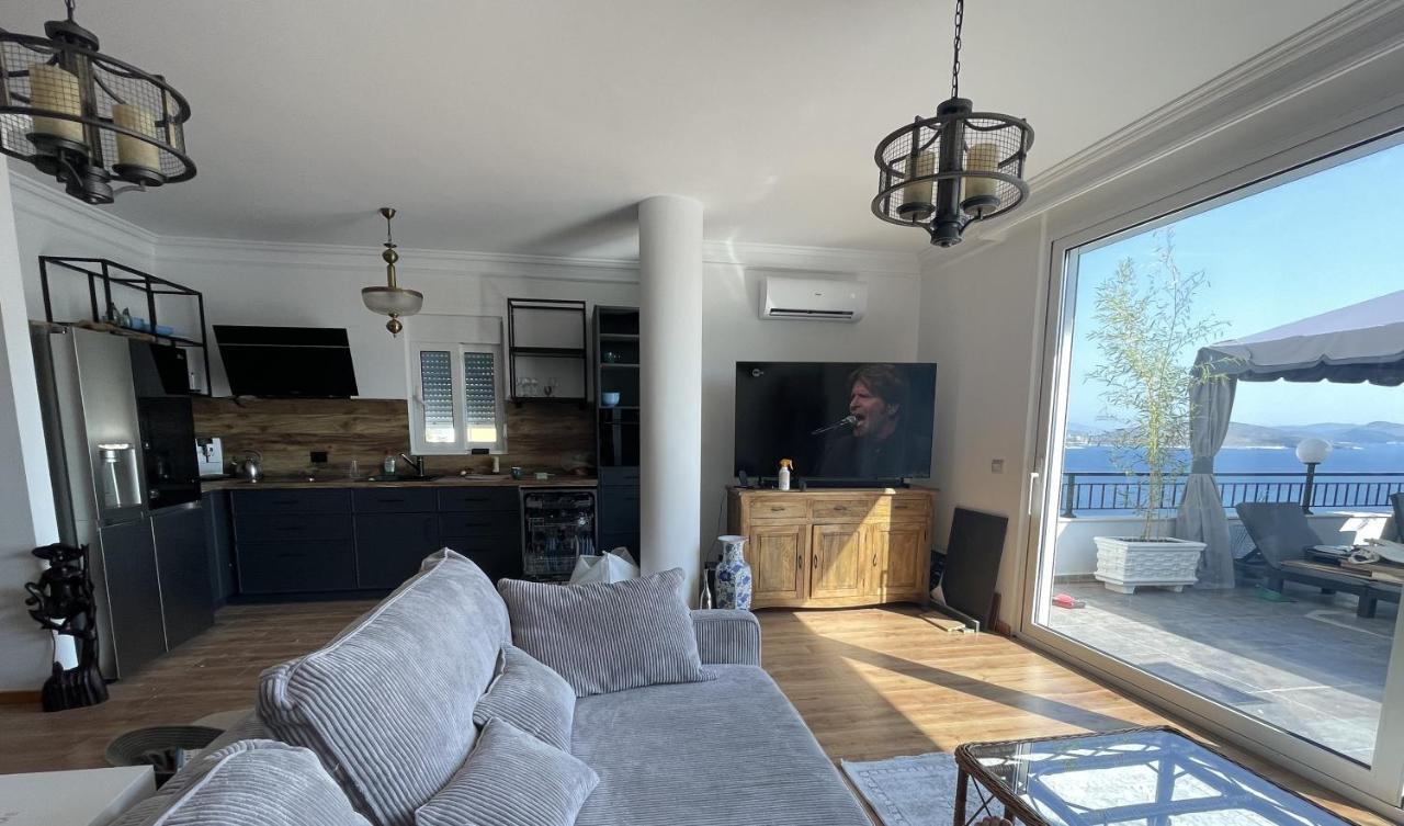 Appartamento Teuta- Luxury Penthouse 200M2 Sarandë Esterno foto